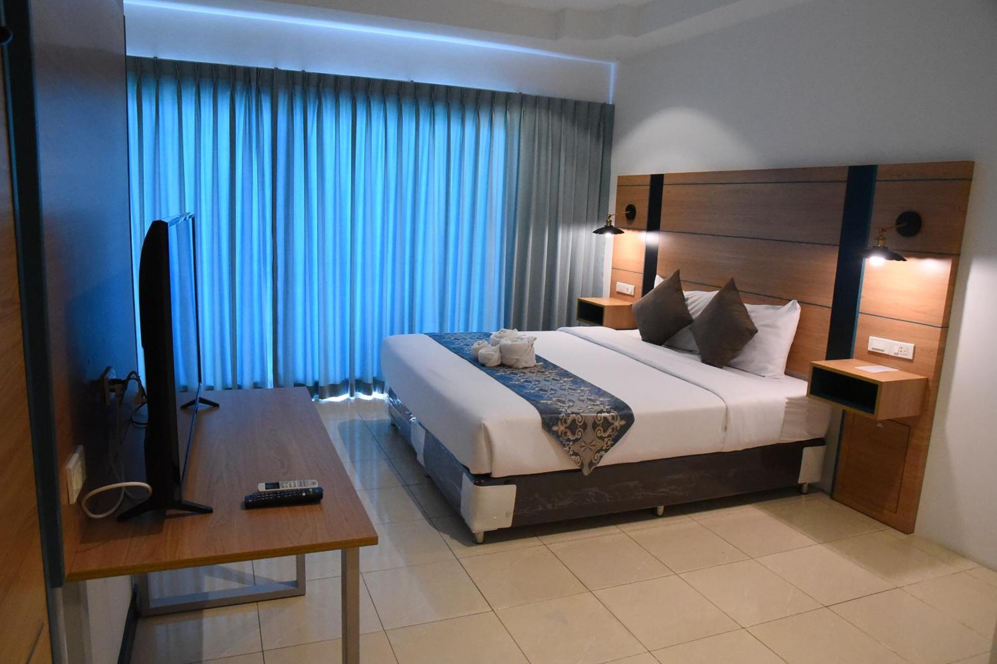 The Base Inn Pattaya Exterior foto