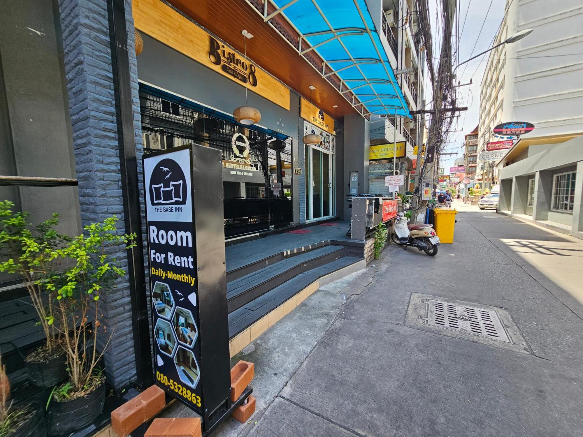 The Base Inn Pattaya Exterior foto