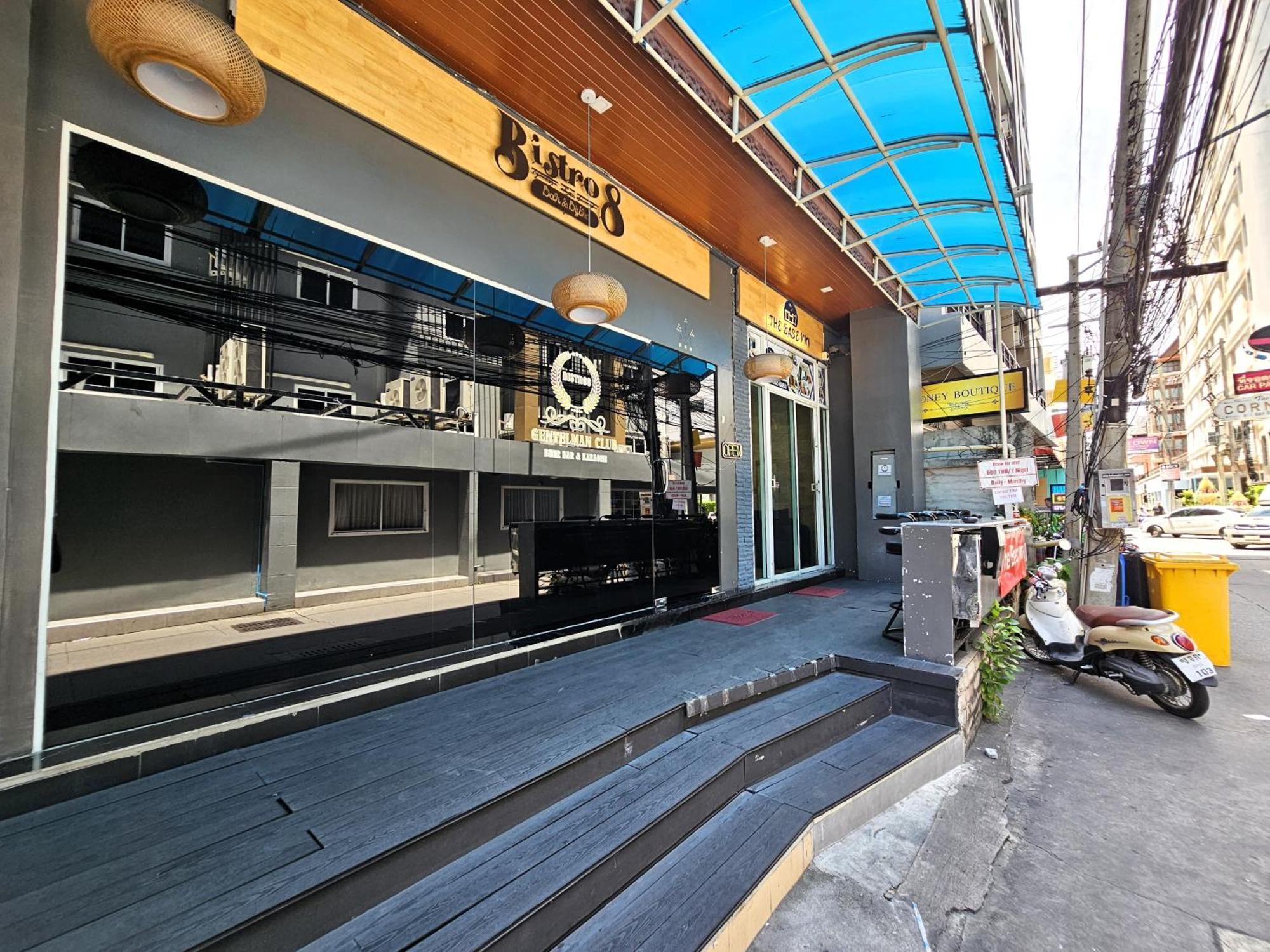 The Base Inn Pattaya Exterior foto